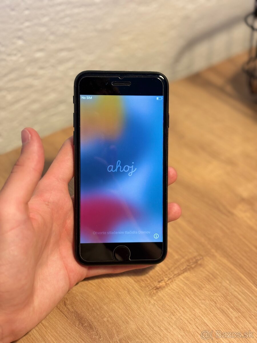 iPhone 7 (32GB) - 4