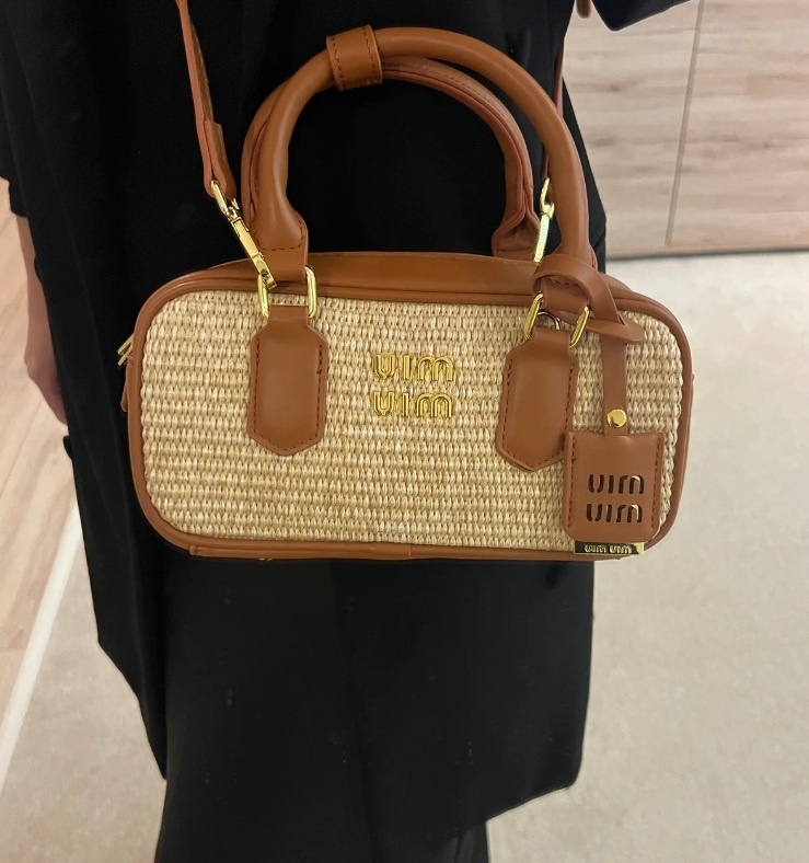 Miu Miu Kabelka - Od 5.12. - 4