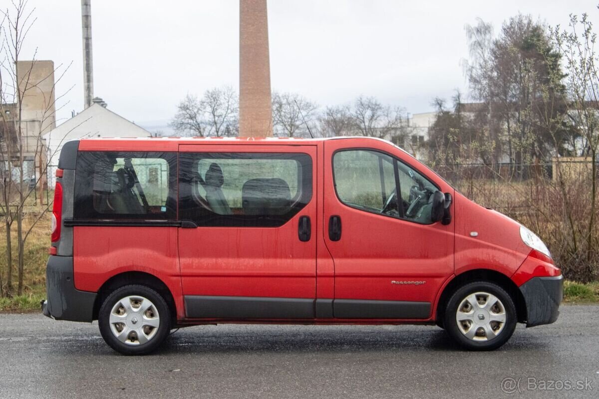 Renault Trafic 2.0 dCi 16V Passenger / 84kW / 2011 - 4