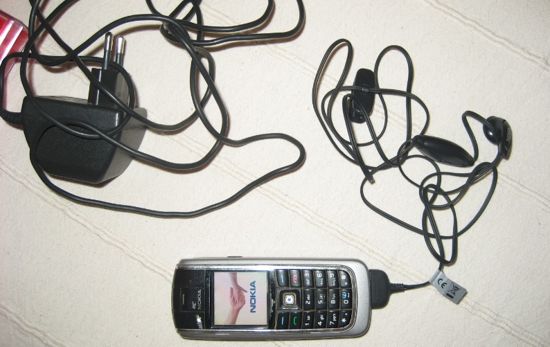 NOKIA 6021 s nabijackou a HF - 4