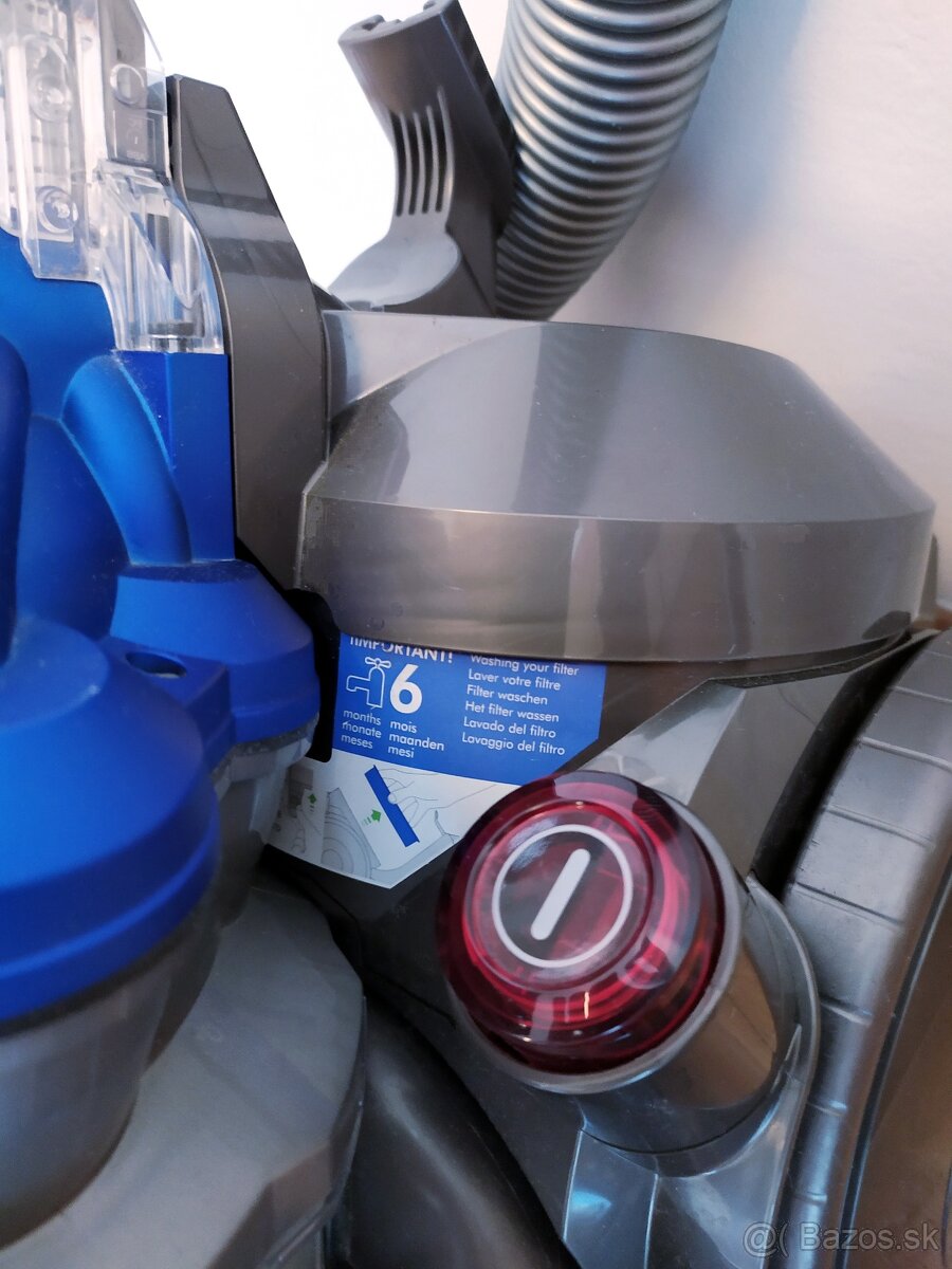 CYKLÓNOVÝ VYSÁVAČ DYSON - 4