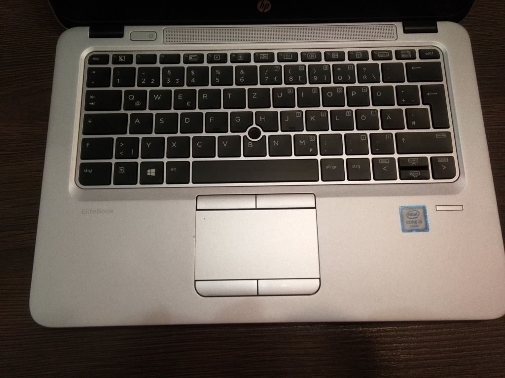 predám 12" HP elitebook 820 g3/ Intel core i5 /8gb ram /ssd - 4