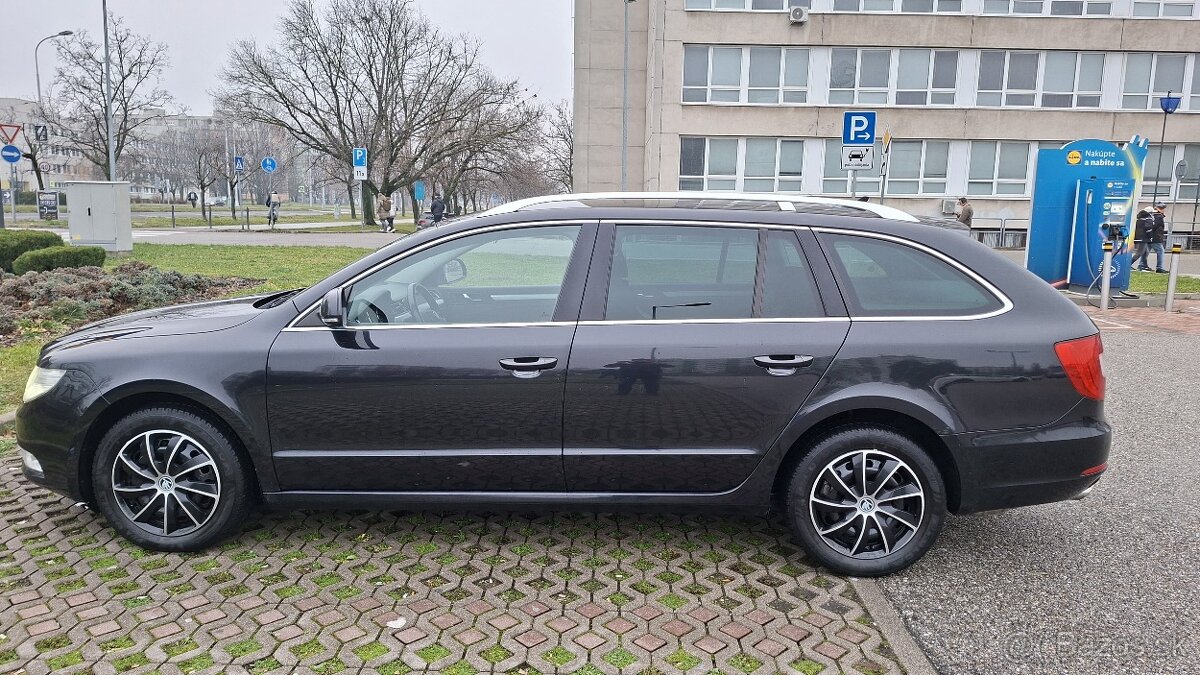 Škoda Superb Combi - 4