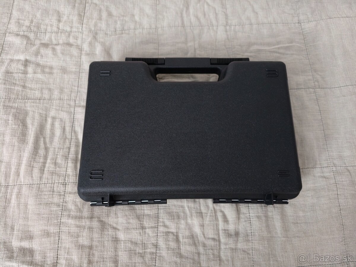 Predám model pištole,laser a tlmič z hry Metal Gear Solid 2 - 4