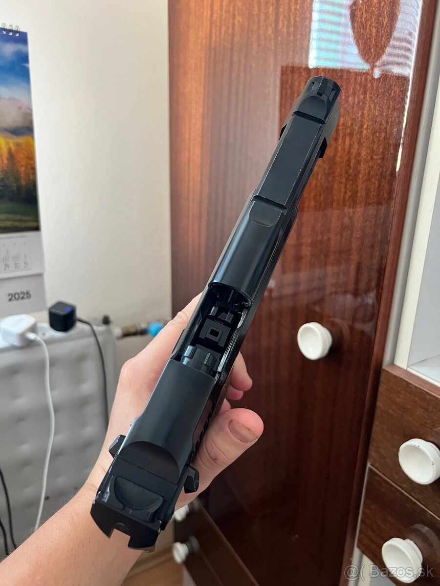 Desert Eagle Poker Edition iba 300ks na svete - 4