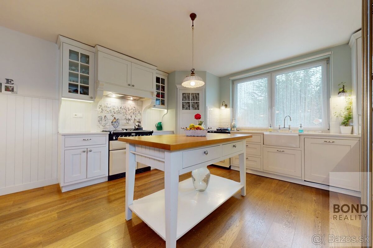 Nádherný rodinný dom v Malinove - 4