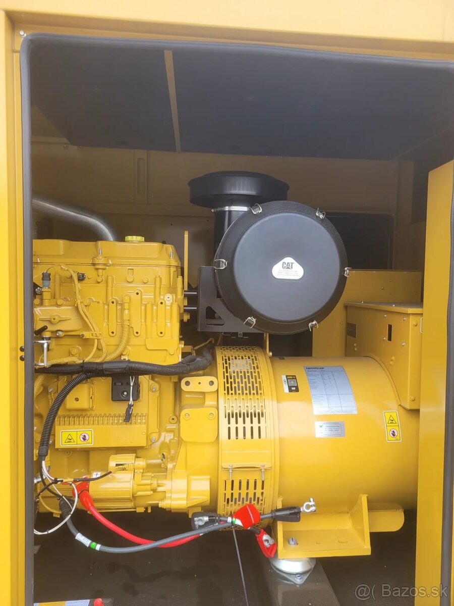Elektrocentrála Caterpillar 550 kVA na prenájom - 4