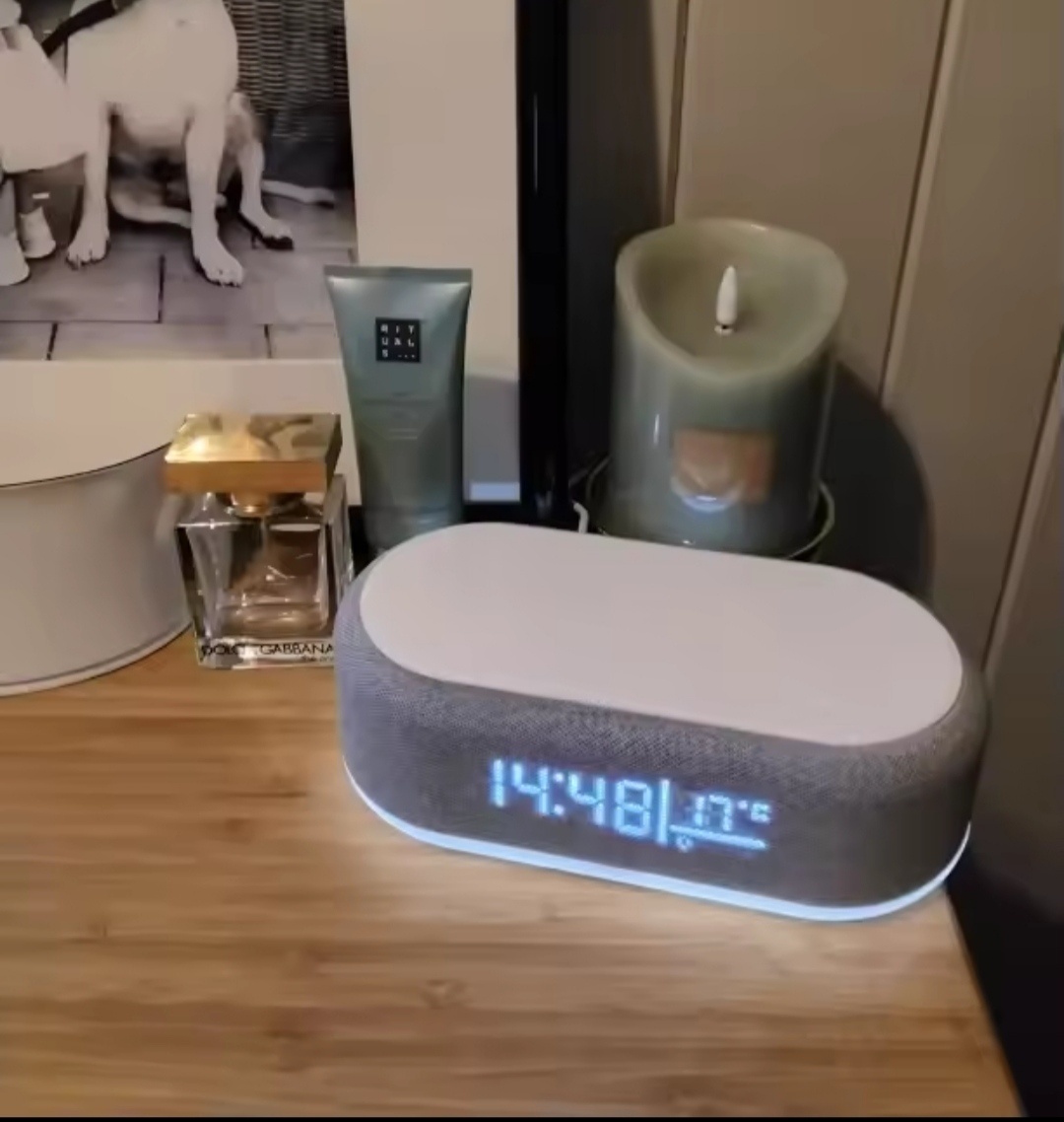 Bezdrôtová nabíjačka 4v1 na mobil - 4