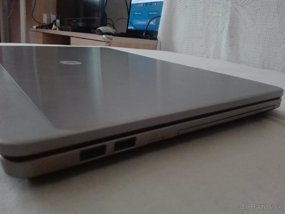 HP ProBook. 15,6" LED. SSD 256 GB. 8 GB RAM. - 4