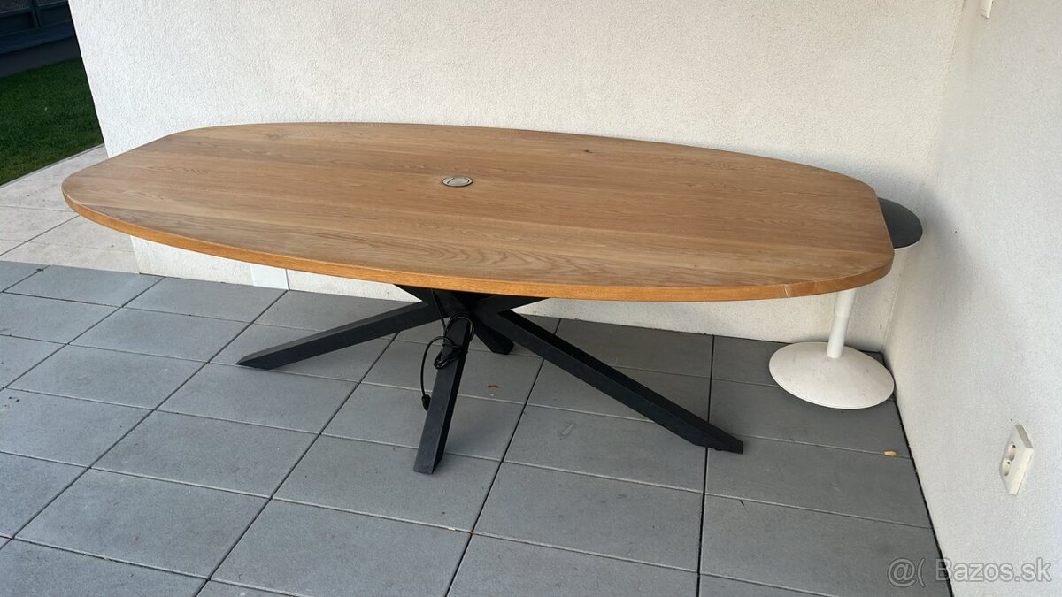 Masivny stol - 4