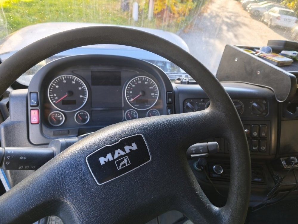 2006 sklápěč 8x6 bordmatik MAN TGA 41.480 zánovní pneu - 4