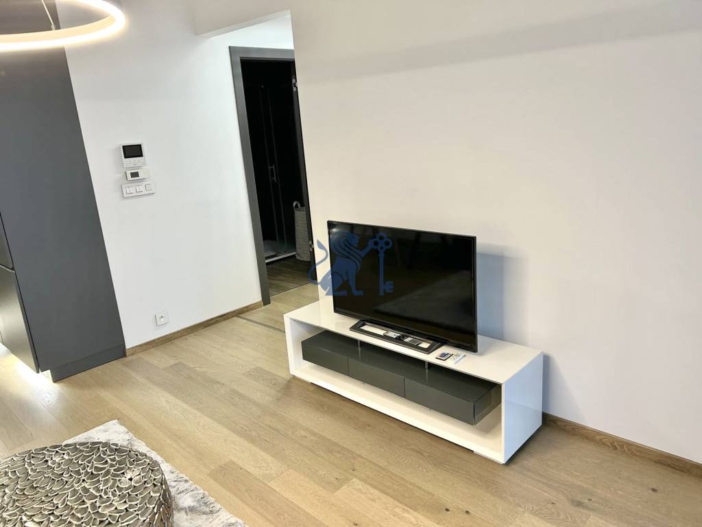 Na PRENÁJOM unikátny 2i byt v ikonickej EUROVEA Tower na 32. - 4