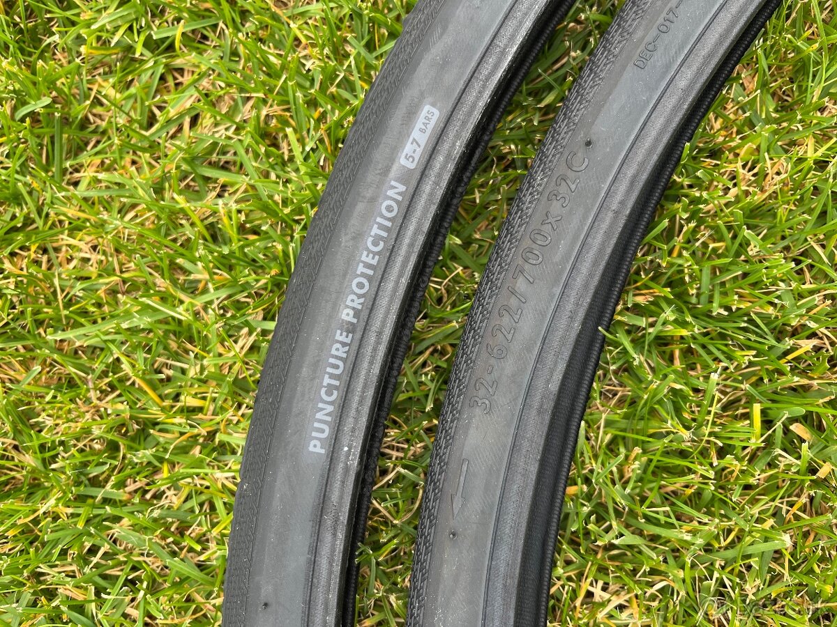 NOVE PLASTE 700, 28, 622 - 4