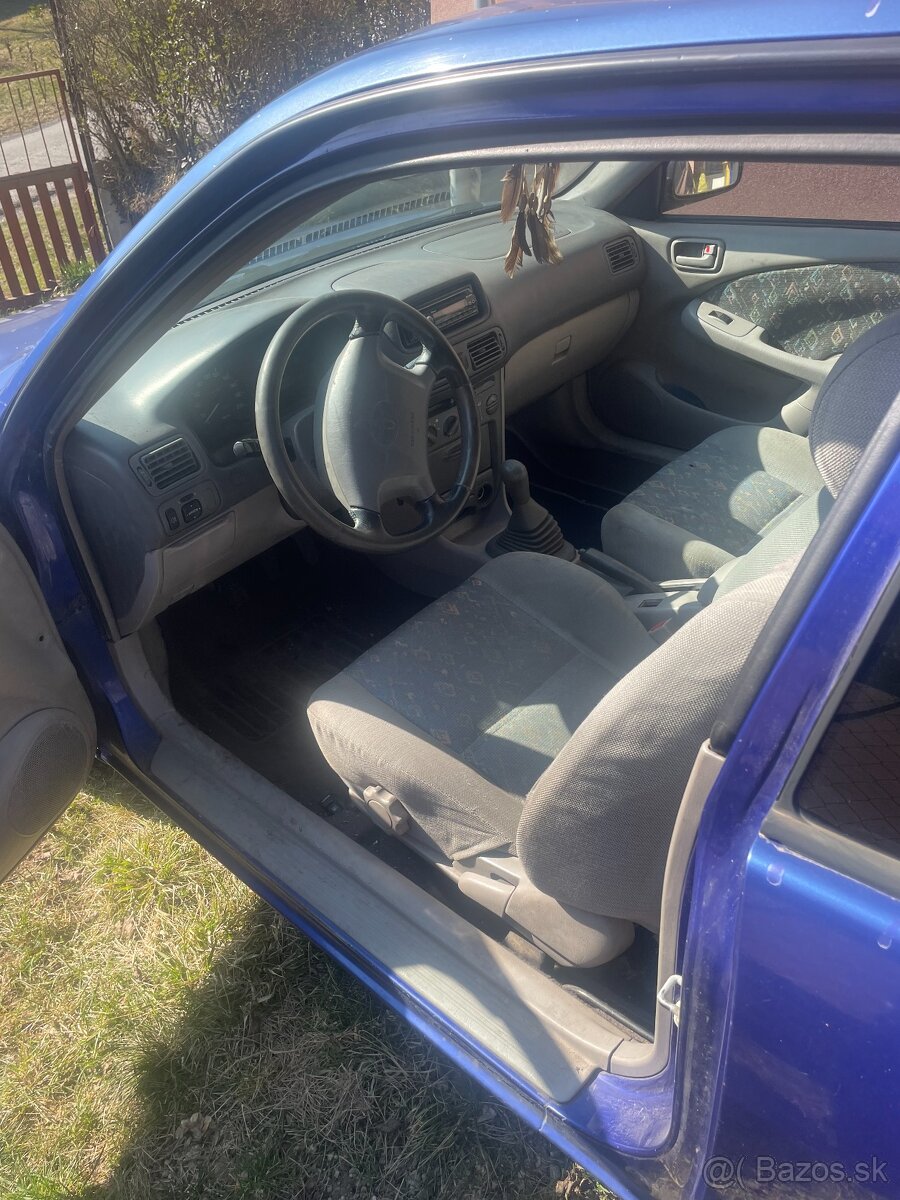 Toyota Corolla 2,0 diesel rok 1997 - 4