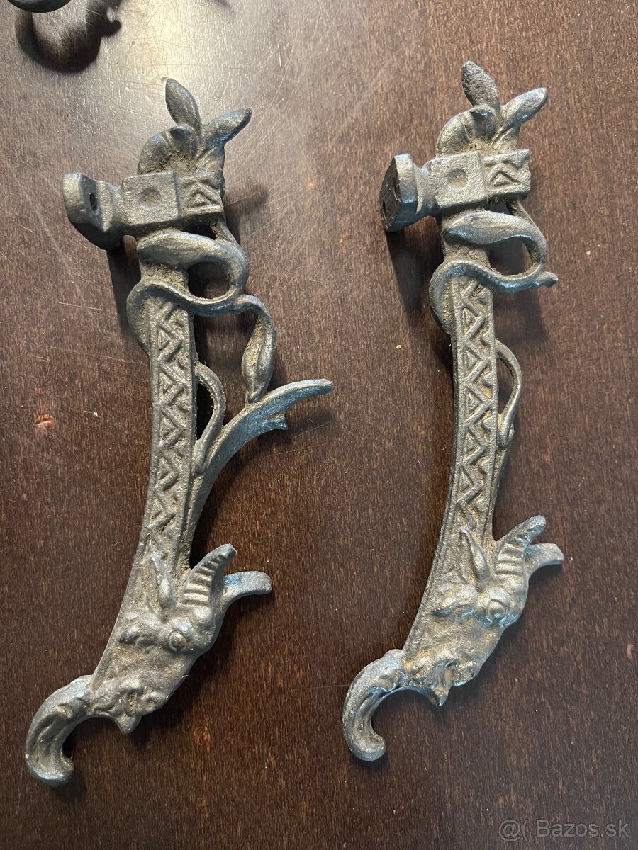 Starozitne kovania a konzoly - 4