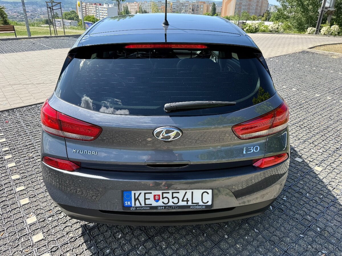 Predám Hyundai i30 hatchback - 4