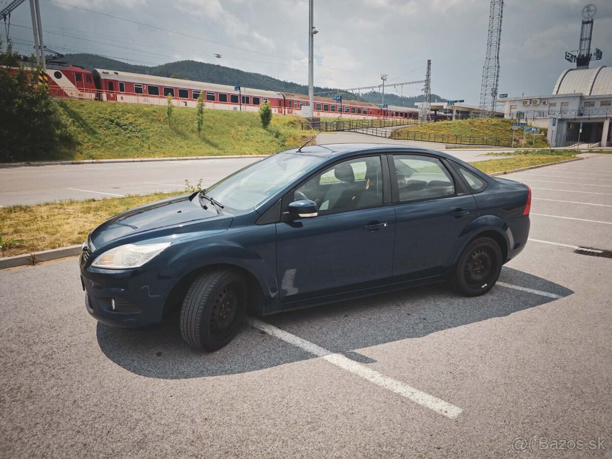 Ford Focus Sedan 1.6 74kW M5 - 4