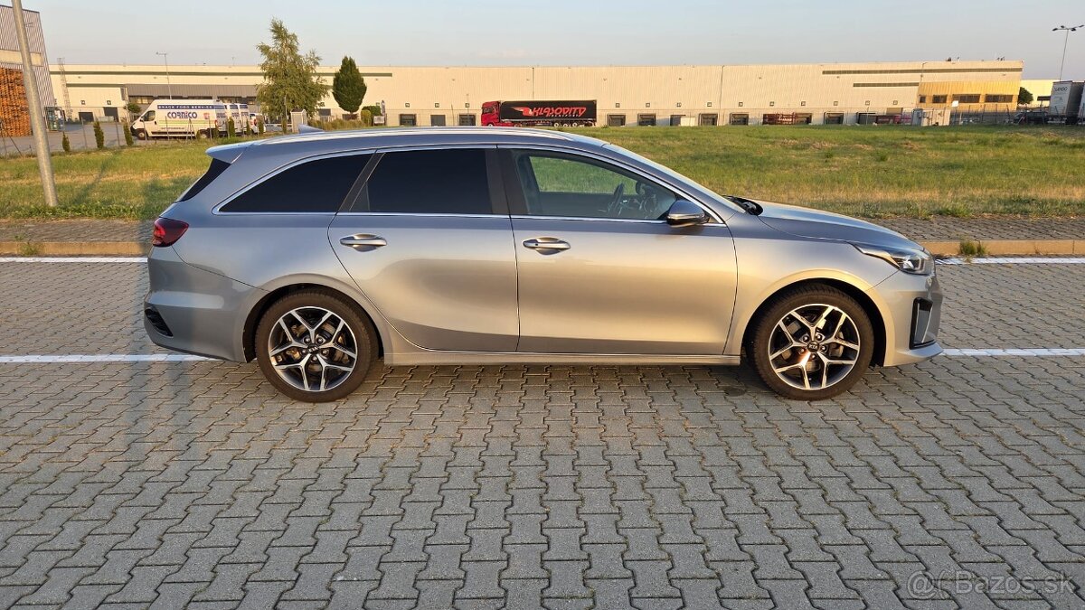 Kia CEED SW 1,6 CRDi GT-line automat - 4