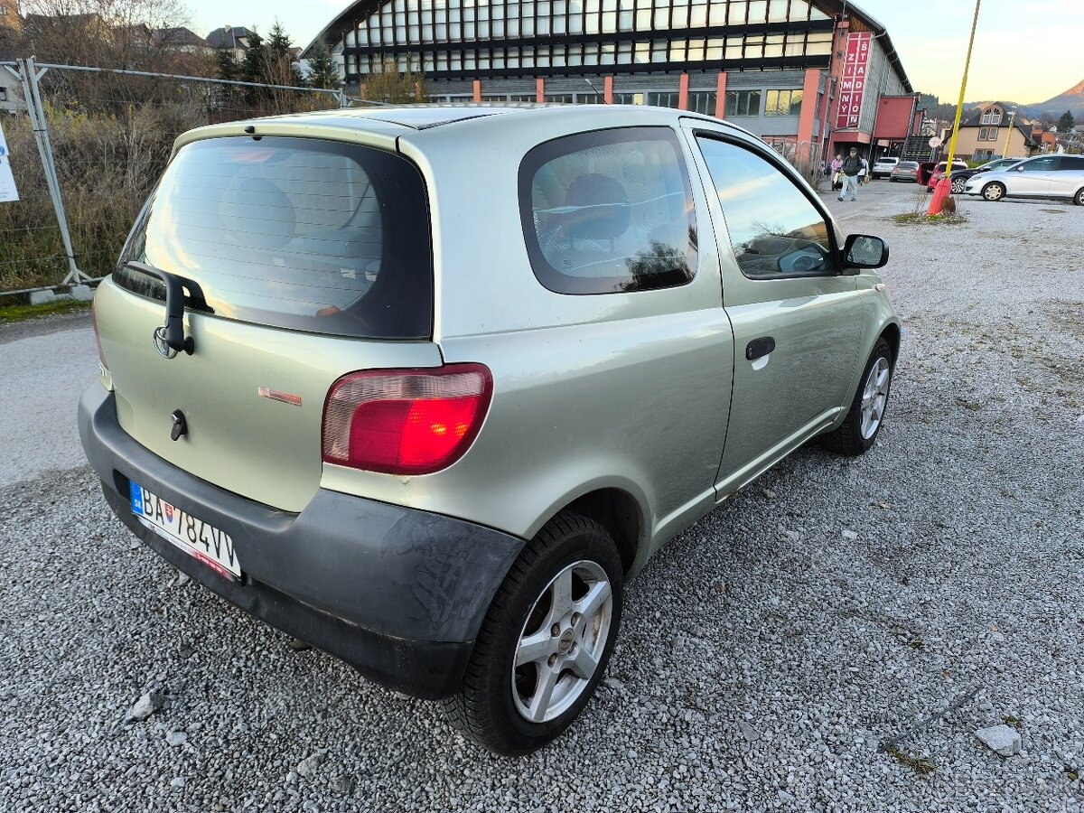 Toyota Yaris - 4
