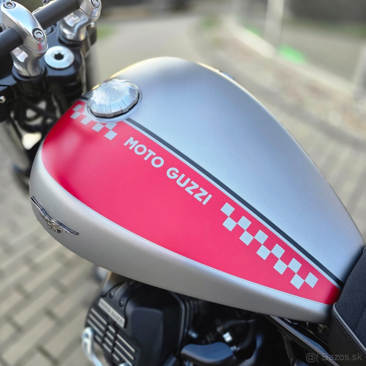 MotoGuzzi V9 Bobber 2018 výfuky Zard + doplnky + tlmiče YSS - 4