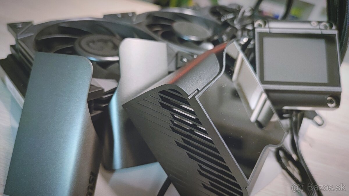 Predám MSI MEG Coreliquid S360 - 4