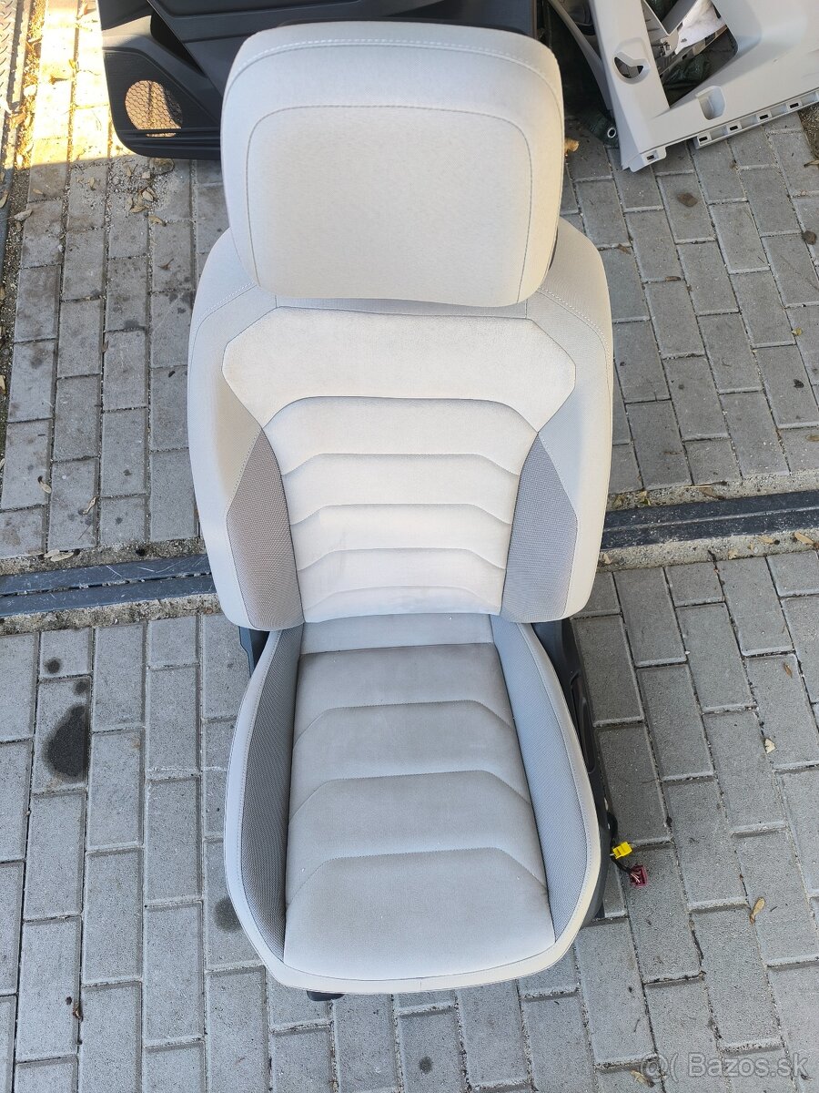 Interiér VW Tiguan Allspace - 4