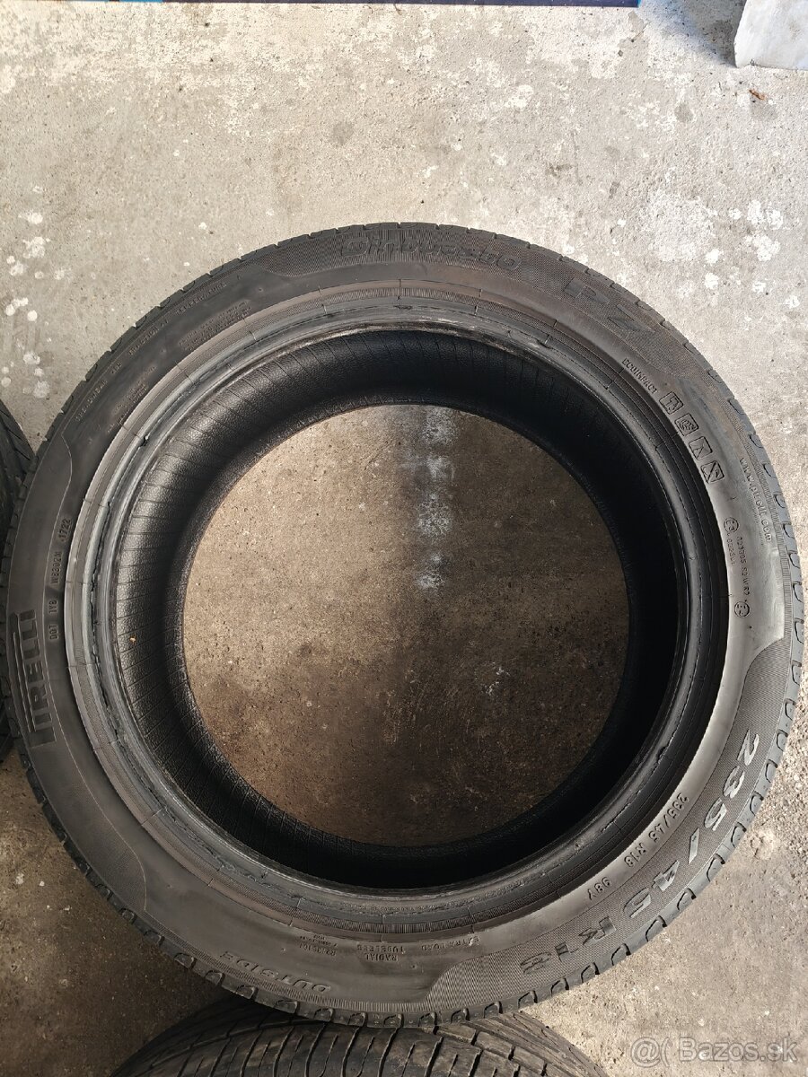Pirelli Cinturato P7 235/45 R18 - 4
