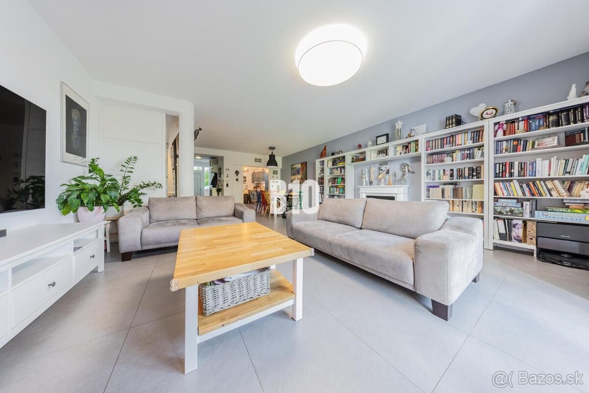 REZERVOVANÉ - PRIESTRANNÝ, MODERNÝ 4i rodinný dom v Dunajske - 4