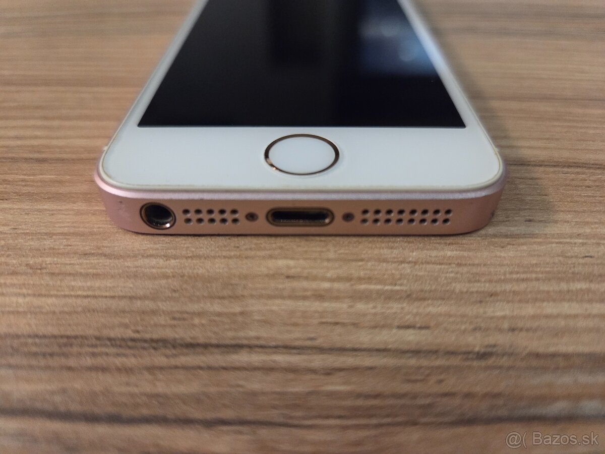 Apple iPhone SE (2016) - 4