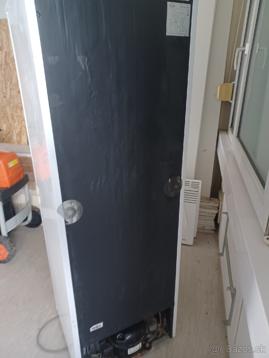 Chladnička s nrazničkou - 4