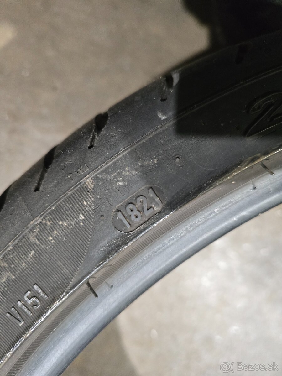 Letné Pneu Pirelli Pzero 225/35 R19 - 4
