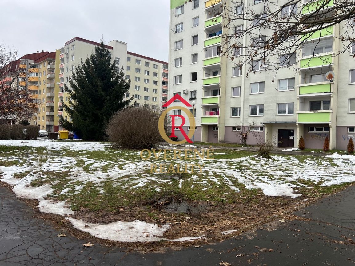 Na predaj rovinatý pozemok pre parkovisko 778m2 - Zvolen-Zá - 4