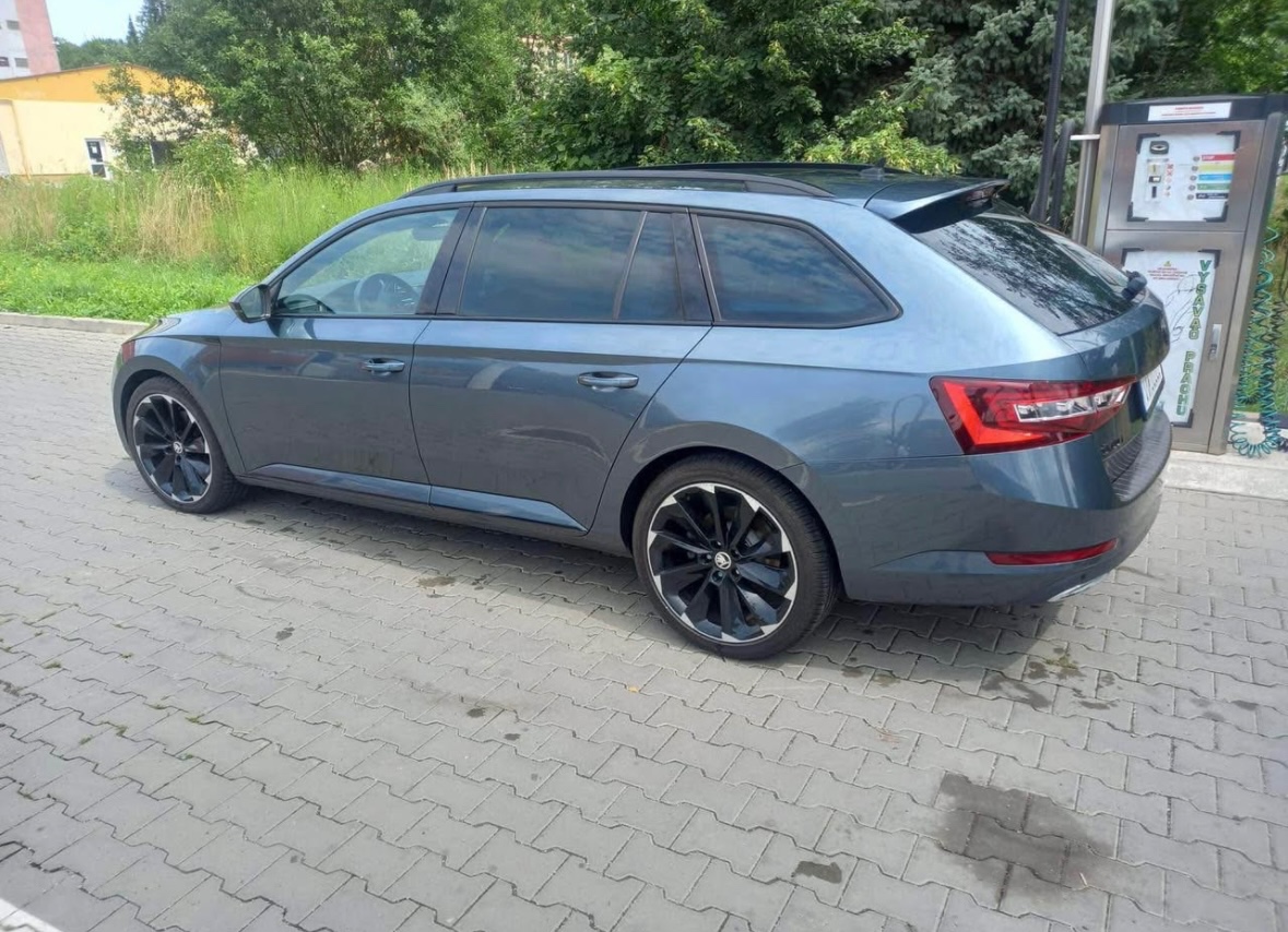 Škoda Supetb 3sportline 4x4 combi 140 KW - 4
