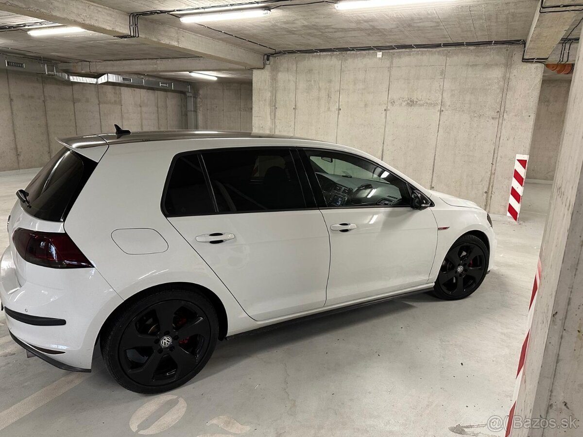 Volkswagen Golf GTi 2.0Tsi 2017 300ps M6 - 4