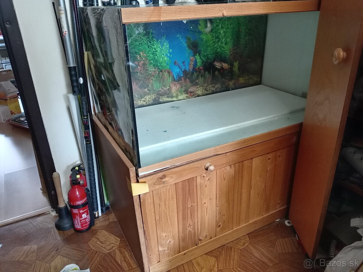 Predam 265 l akvarium so stojanom - 4