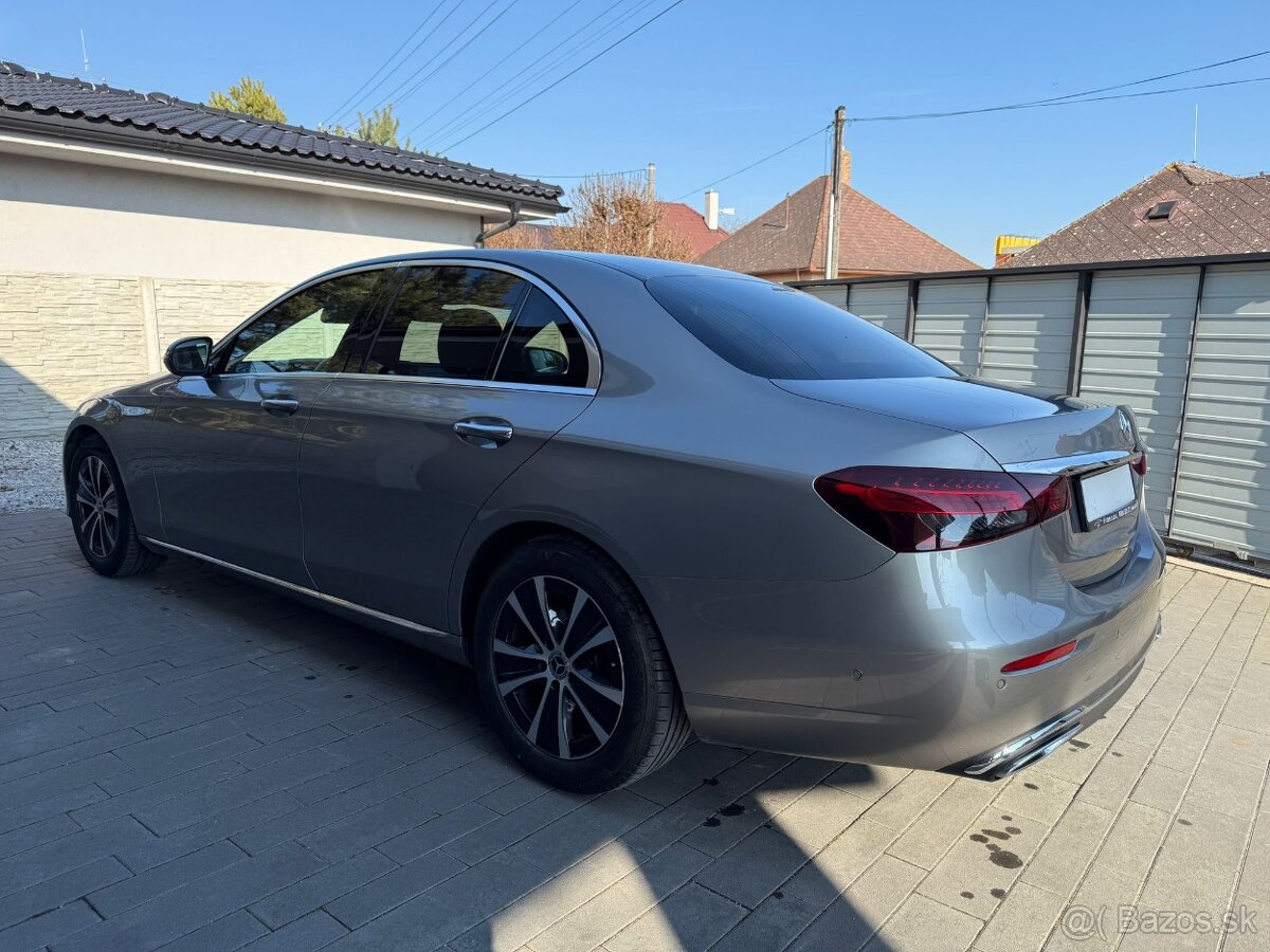Mercedes-Benz E trieda Sedan - 4