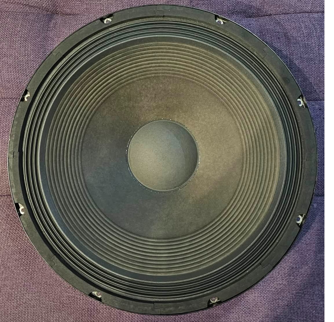 18" repro zo subwoofra - 2ks - 650W - 4