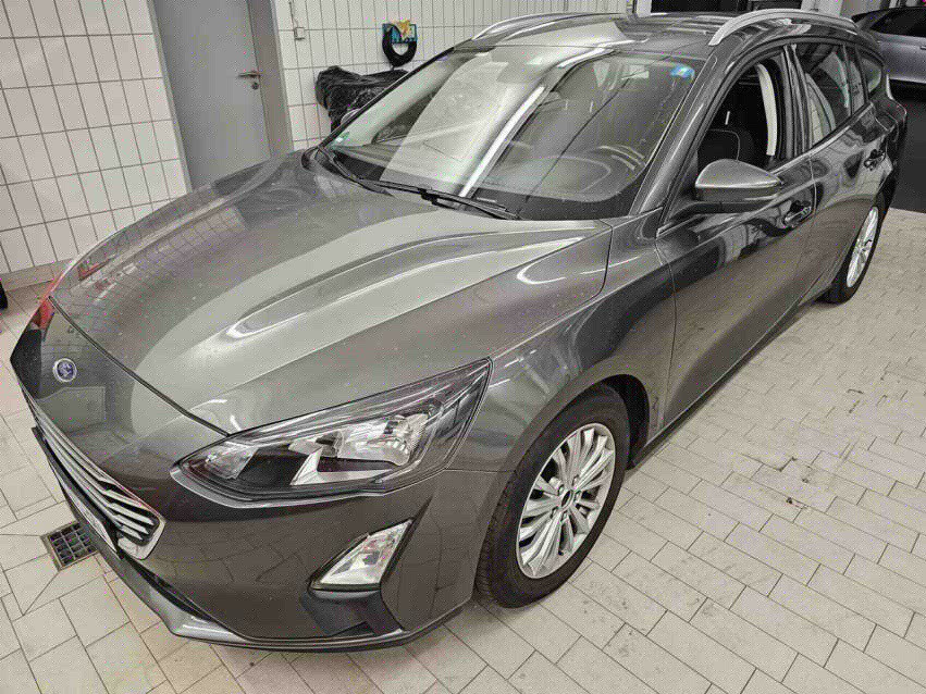 Ford Focus Kombi 1.5 TDCi EcoBlue Titanium A/T 8 - 4