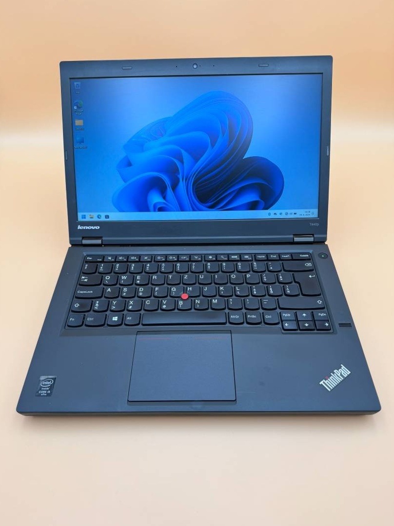 Notebook 14" Lenovo.Intel i5-4300M 2x2,60GHz.8gb ram.256SSD - 4