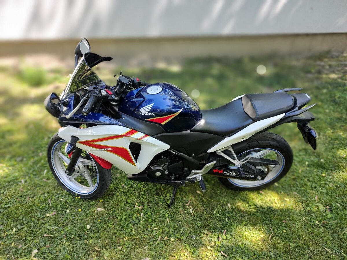 Honda CBR250R - 4