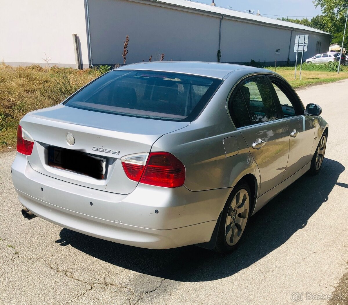 Predám BMW 325i E90 2.5l R6 / r.v. 2006 - 4