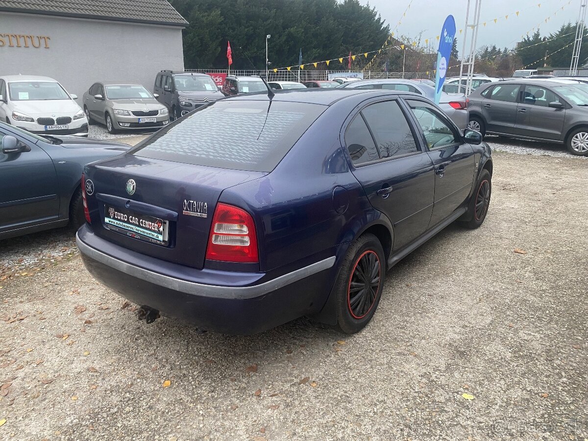 Škoda Octavia 1.6 Ambiente - 4