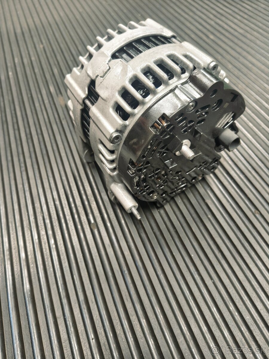 Alternátor Superb,Crafter, Octavia,T5 - 4