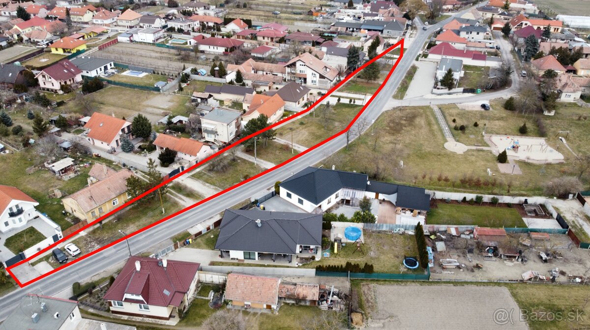 PRENÁJOM 2100 m2 pozemok pri BA (PARKOVANIE/REKLAMNÁ PLOCHA - 4