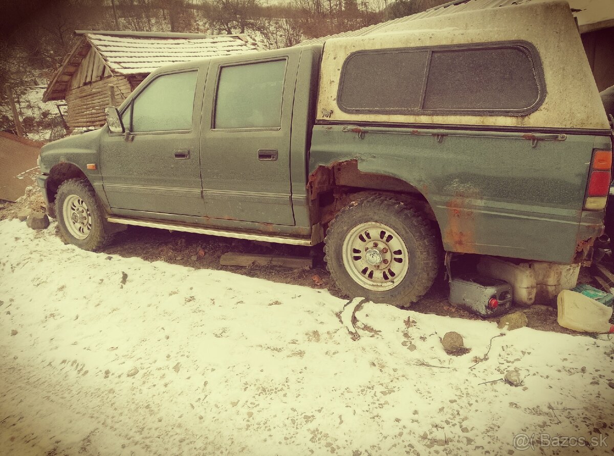 Predám isuzu campo - 4