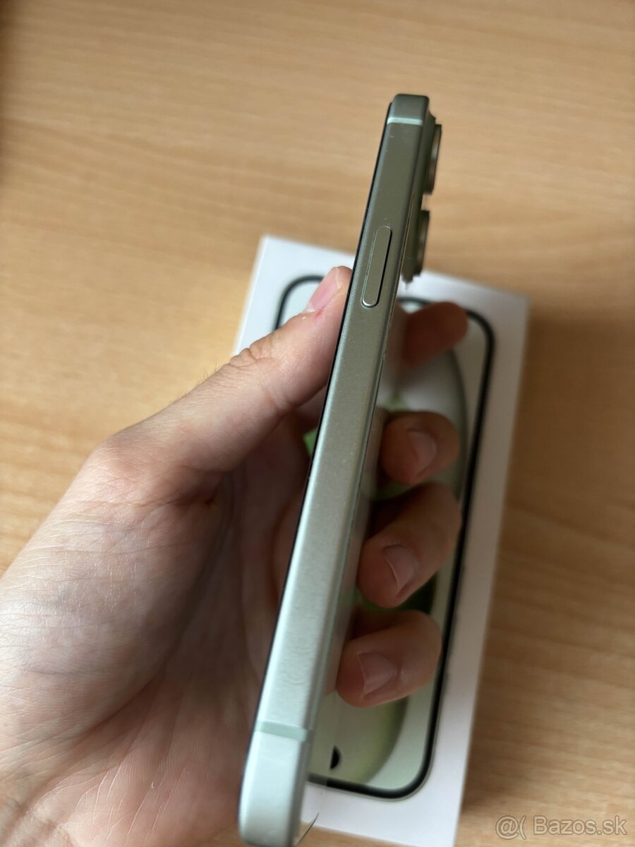 Predám IPHONE 15 - 4