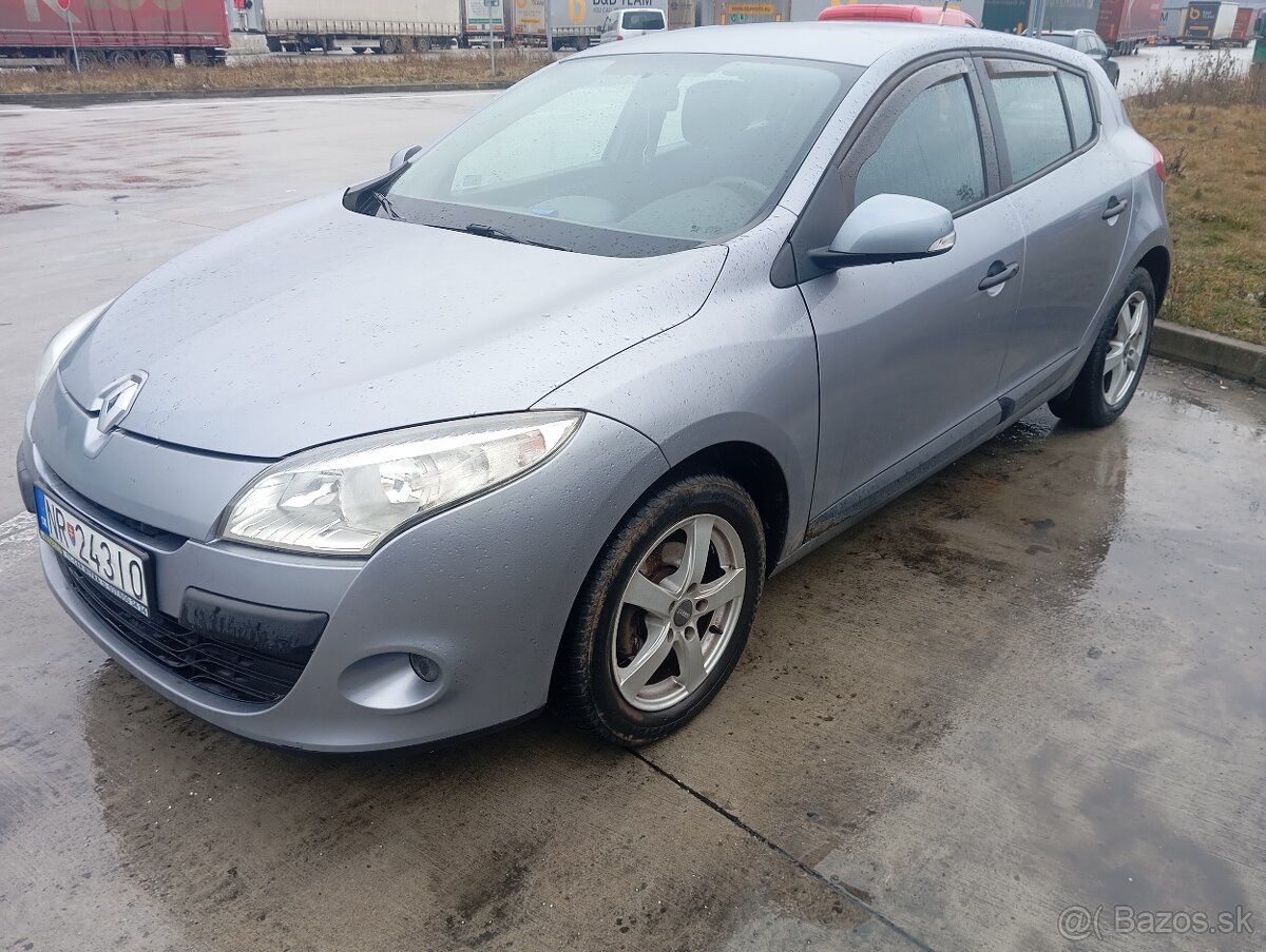 Renault Megane 1.6 16v benzín - 4