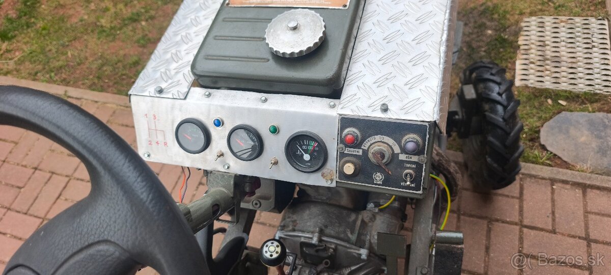 Traktor motor 1203 - 4