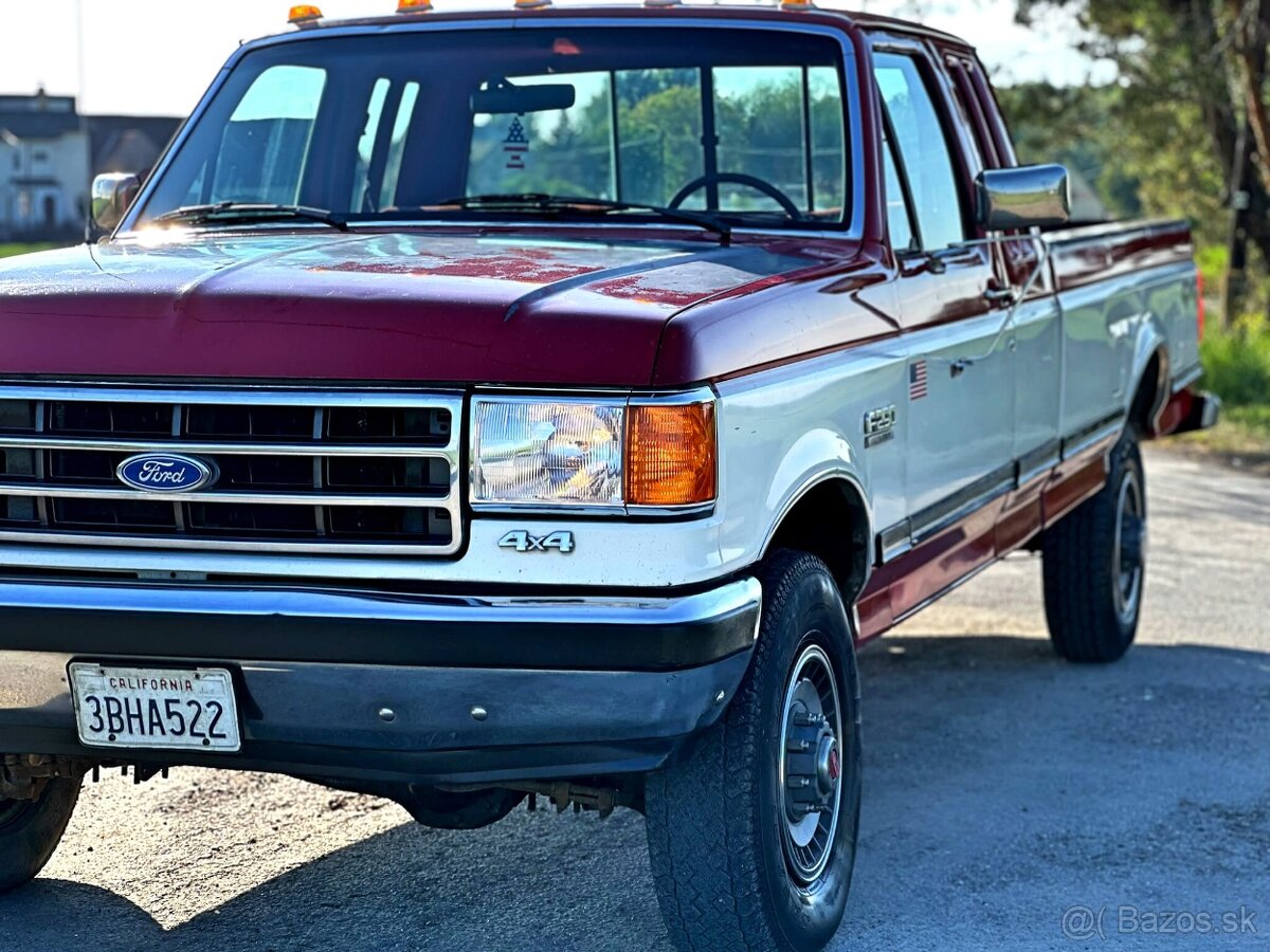 1991 Ford F-250 7.5 V8 XLT | 4x4 | MANUÁL