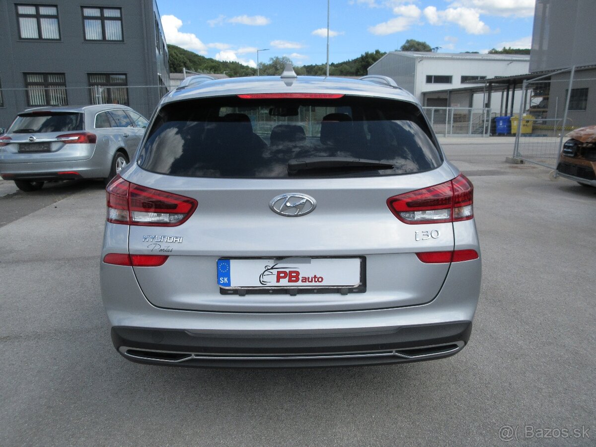 Hyundai i30 CW 1.5i CVVT Comfor - 4